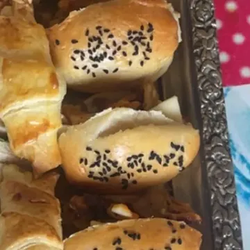 Navettes briochées à la nigelle, fait maison par Berkach Cuisine Traiteur