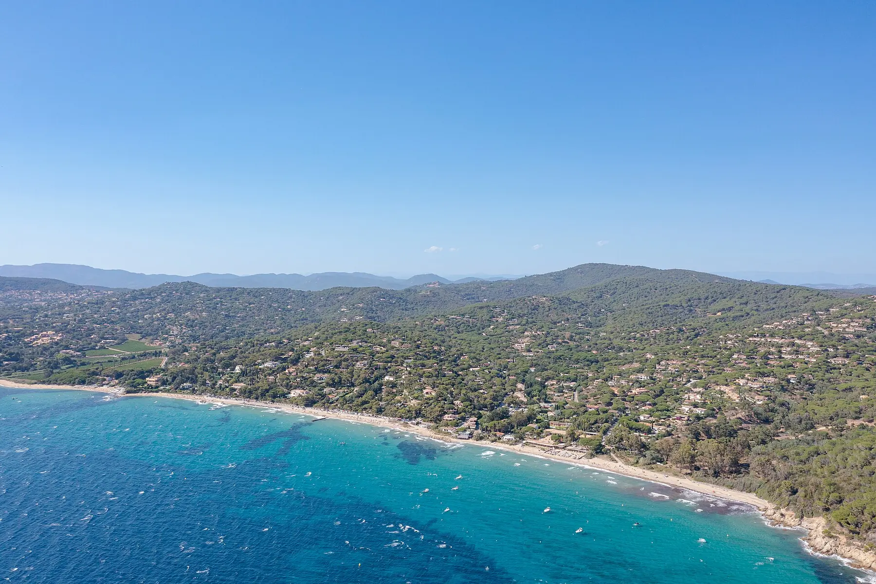 Vue aérienne de la plage de Gigaro à La Croix-Valmer